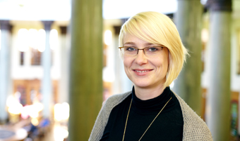 
			Dr 			Catherine 			Davies 