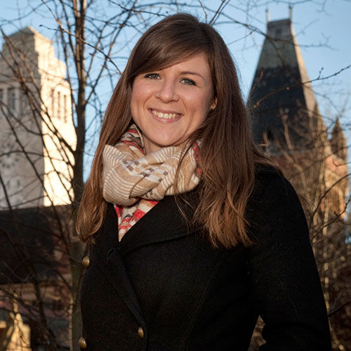 Dr Laura King