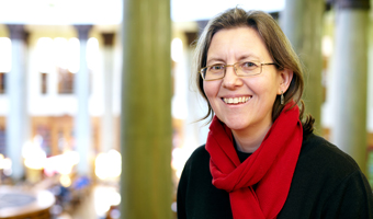 
			Dr 			Fiona 			Becket  