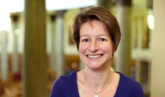
			Dr 			Thea 			Pitman 