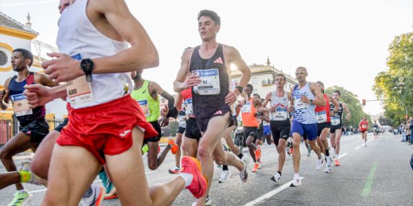 Phil Sesemann running in a marathon