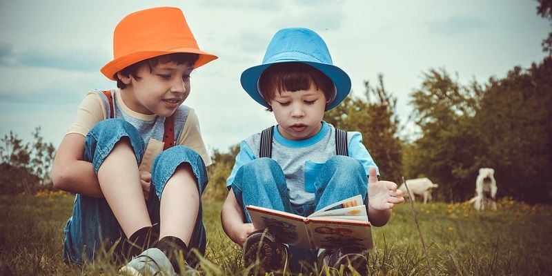 children reading