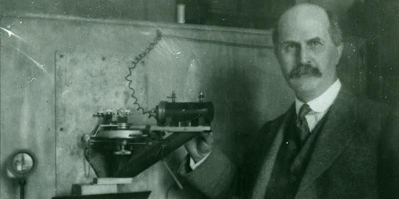 Professor William Henry Bragg with the X-ray spectrometer he developed.