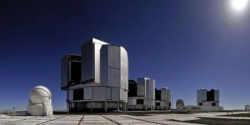 VLT Unit Telescopes Credit: .Hüdepohl (atacamaphoto.com)/ESO