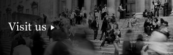 Students walking past the main University of Leeds entrance