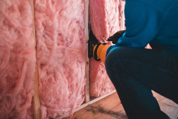 Installation of building insulation