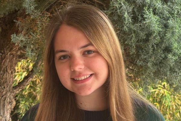 Ella Butterfield, a second year neuroscience student at the University of Leeds, smiling at the camera.