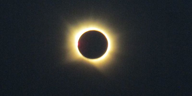 A full solar eclipse