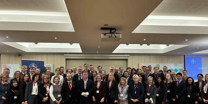 A large group of people at the NSUP.