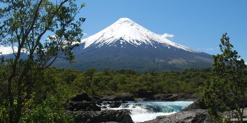 Villarica (also known as Rucapill&aacute;n) volcano, located in southern Chile.