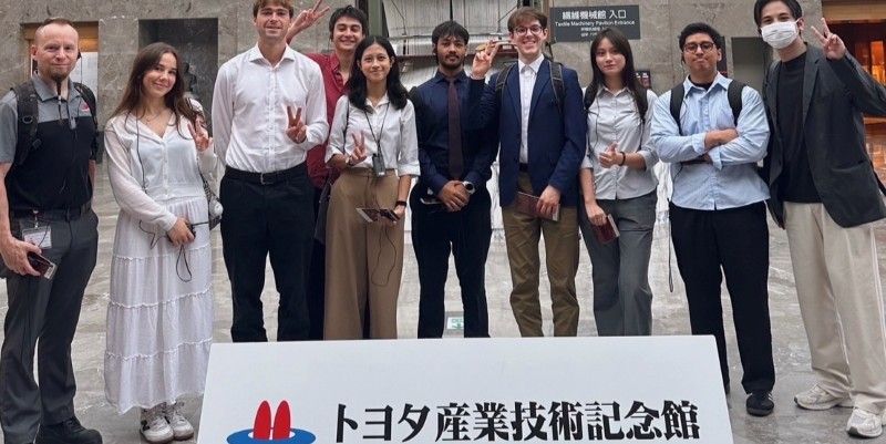 A group of students at the Toyota Commemorative Museum of Industry and Technology.