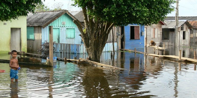 Flooded suburb of the city of Itacoatiara (Central Amazon region) in 2009