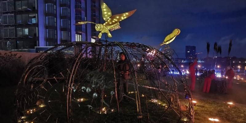 The Return: a sculpture featuring two illuminated owls by Jessica Rost at the Greenwich and Docklands Festival 2021.
